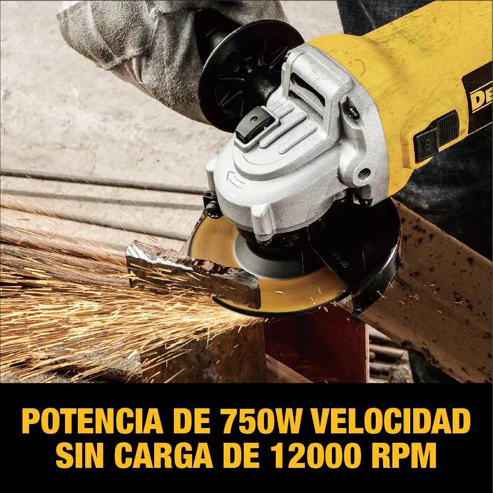 Imagen en primer plano de una amoladora angular DEWALT cortando metal, con chispas. La herramienta es utilizada con guantes protectores. El texto en la imagen dice: 'Potencia de 750W, velocidad sin carga de 12000 RPM'.