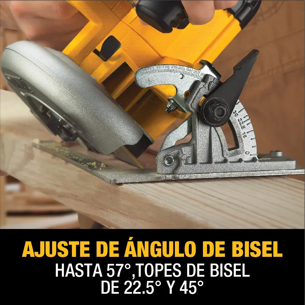 Imagen en primer plano de una sierra circular DEWALT cortando madera, destacando la función de ajuste de ángulo de bisel con topes en 22.5° y 45°, y un ángulo máximo de 57°. El texto en español resalta los detalles de ajuste de bisel.